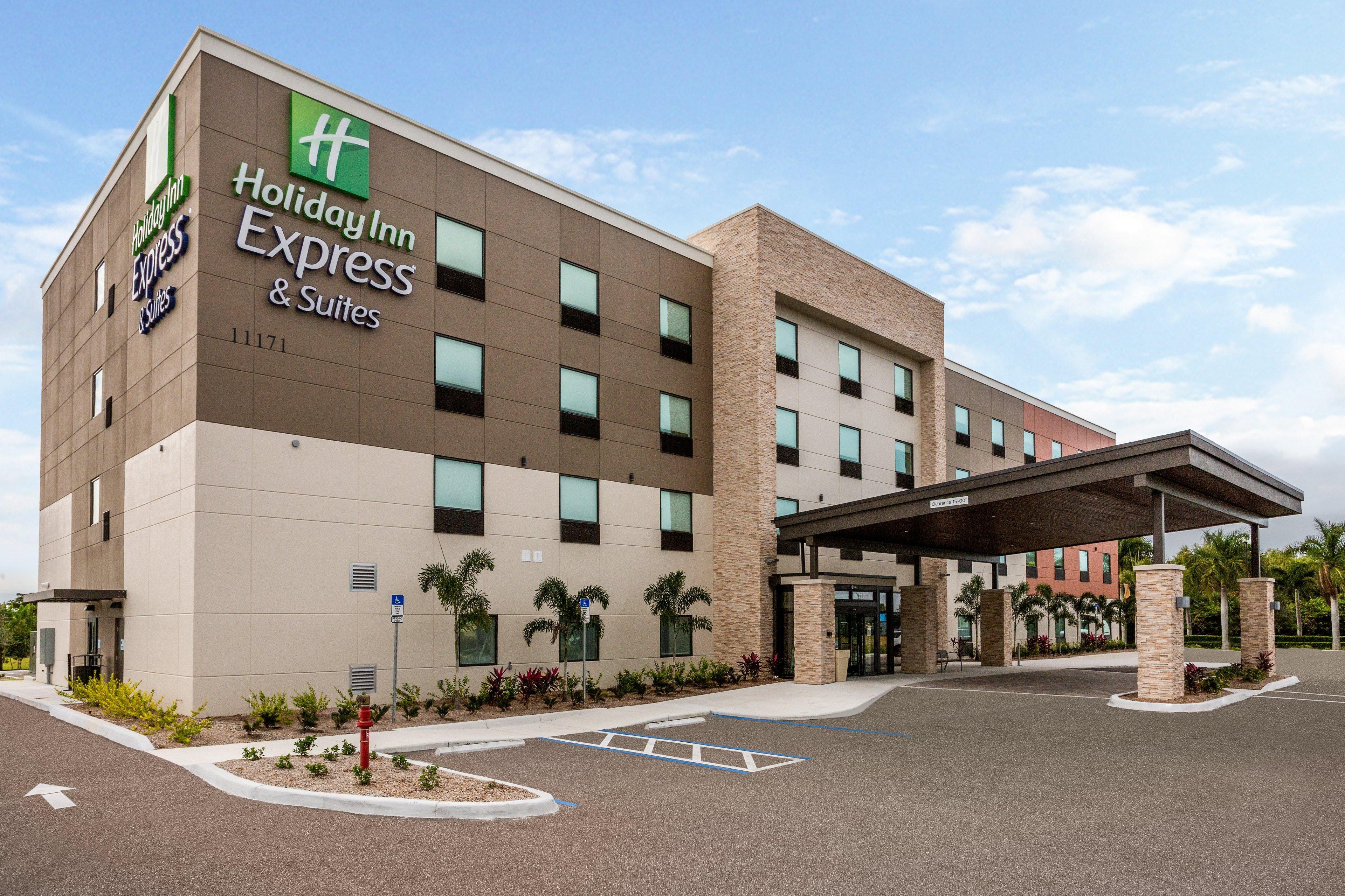 Holiday Inn Express & Suites Ft Myers Beach-Sanibel Gateway By Ihg Fort Myers Beach Buitenkant foto